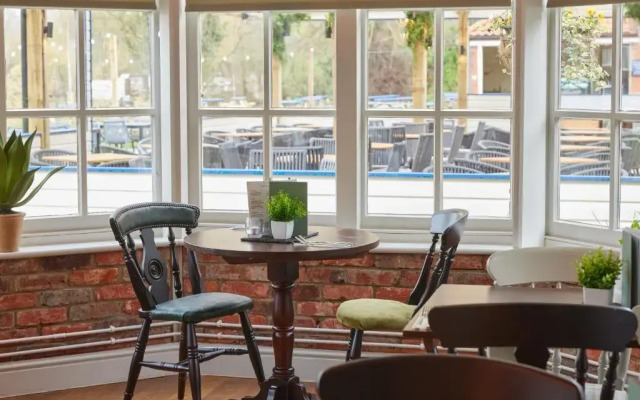 Kings Head Hotel by Greene King Inns