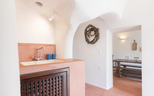 Nido House in Santorini