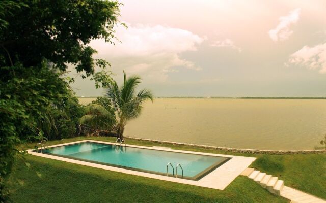 Nico Lagoon Hotel