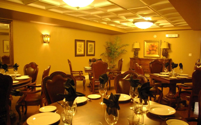 Grant Hall Hotel