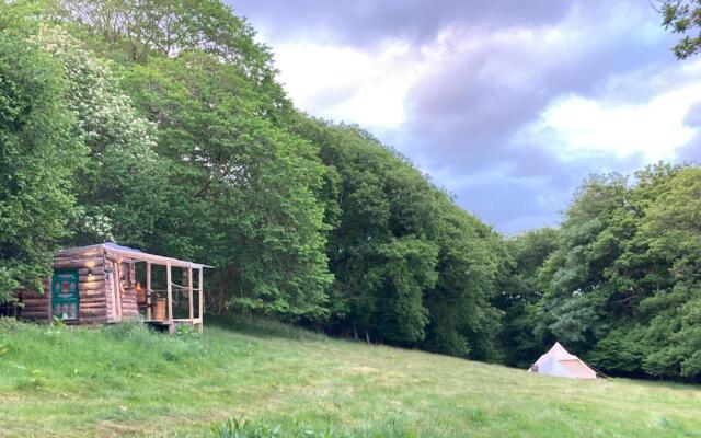 Wood Cabin & 4 Large Bell Tents - Hapus Hideaway