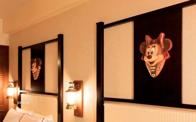 Disney Explorers Lodge