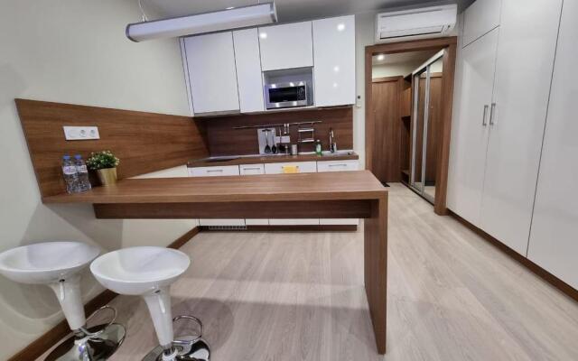 MaxRealty24 on Mitinskaya 16
