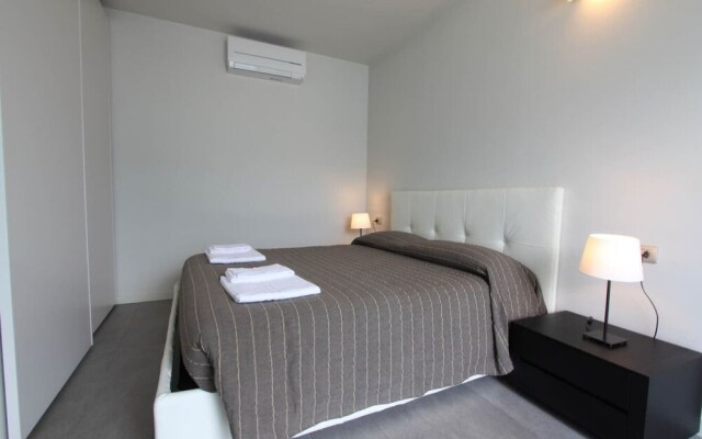 The Green House on the Lake