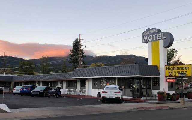 Highlander Motel