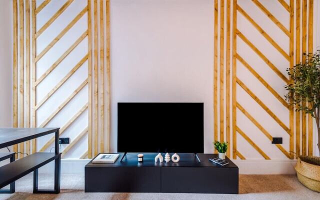 Modern & Chic Four Bedroom Home