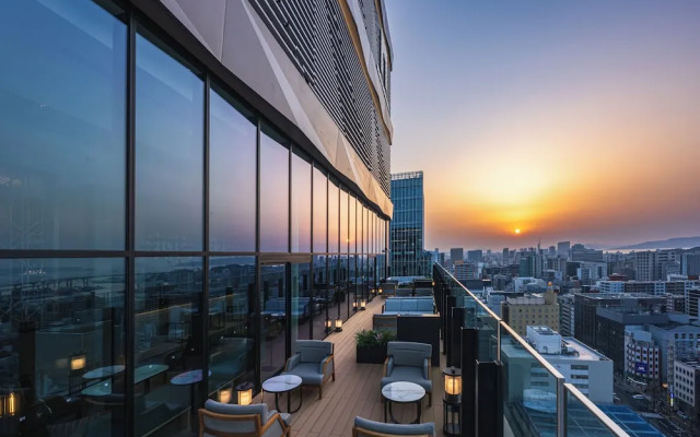 THE GATE HOTEL FUKUOKA by HULIC