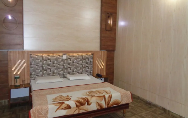 Goroomgo Hotel Ishan Katra