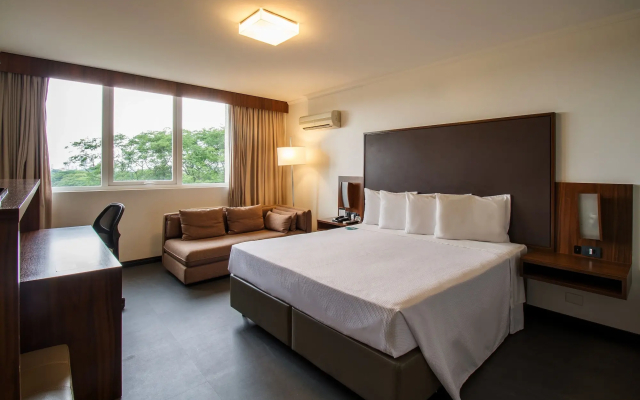 Hotel Deville Business Maringá