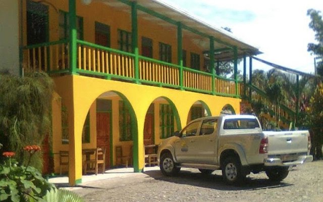 Cabinas Manzanillo Caribe Sur CR