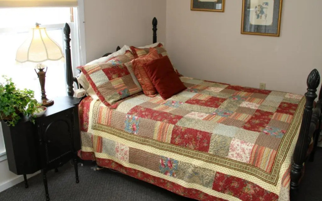 Brewster Inn