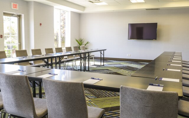 Holiday Inn Express & Suites North Bay by IHG