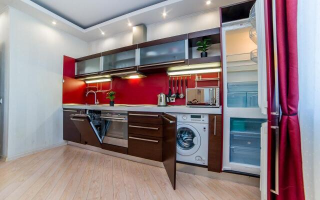 Европа Центр на улице Фролова 31