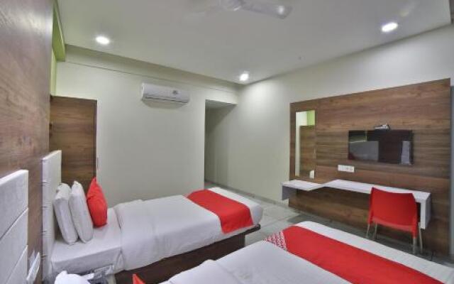 OYO 28294 Hotel Milan Food Court