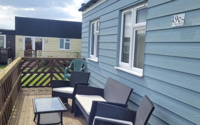 19C Medmerry Park 2 Bedroom Chalet