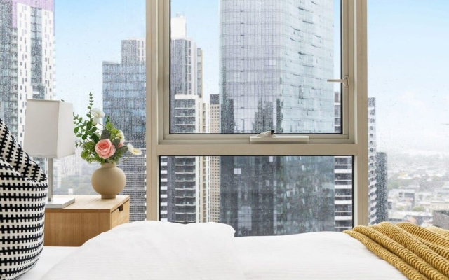 Comfy & Stylish 2BR Apt Next to Crown, City Views – Guest Rooms – Melbourne