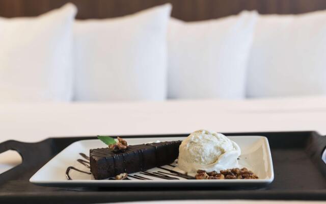 Radisson Plaza Hotel & Suites Kalamazoo