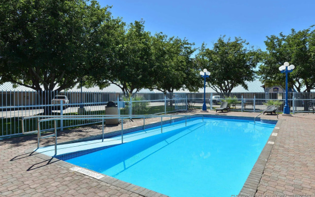 Best Western Swiss Clock Inn