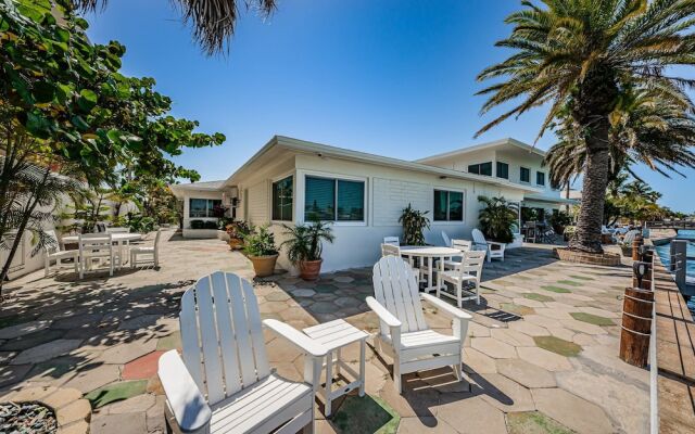 The Delacado On Sunset Beach
