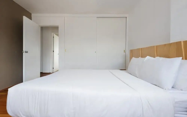 w Lovely 3BR w Fantastic Balcony in Condesa