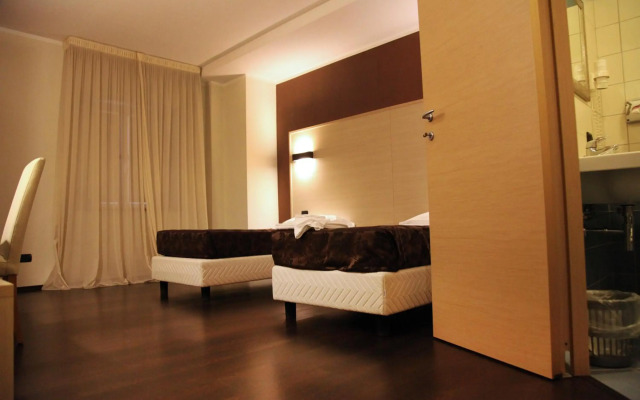 Hotel Sogni D'Oro Airport