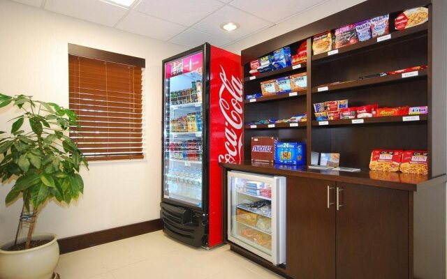 Best Western Plus Berkshire Hills Inn & Suites