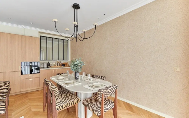 Incredible AC Apartment 3 Bedrooms Center of Paris