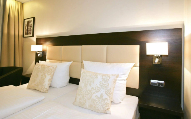 Zi Hotel & Lounge