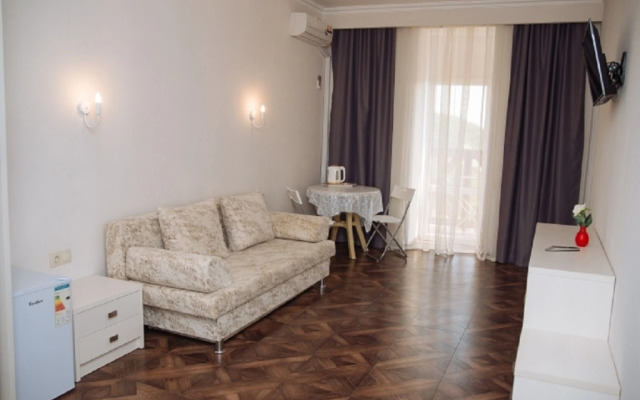 Guest House on Dorozhnik