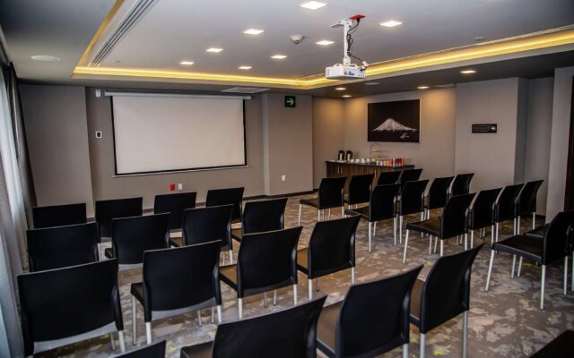 Hampton Inn & Suites by Hilton Puebla