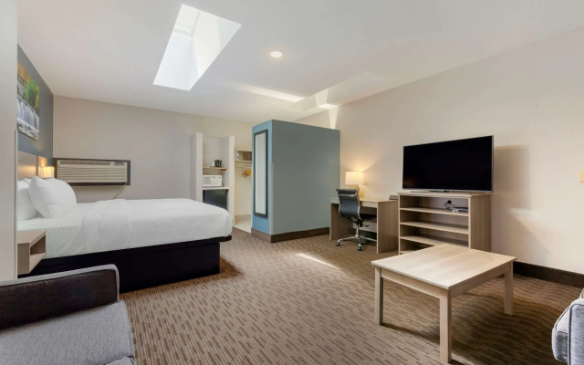 Red Roof Inn & Suites Tomah