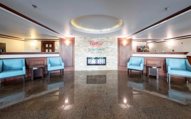Red Roof Inn & Suites Wilmington - New Castle - Image 2