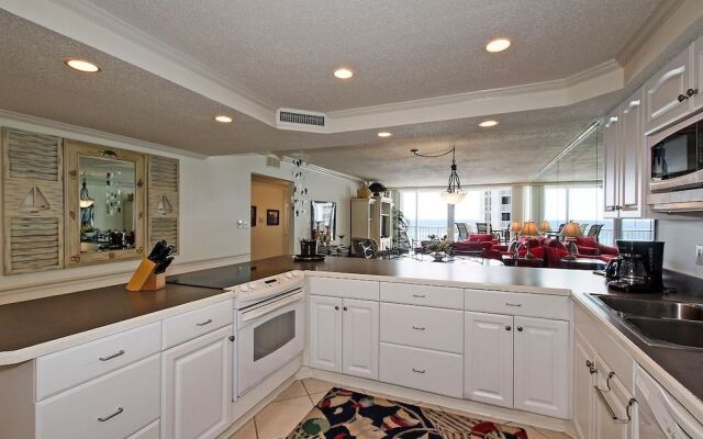 Shoreline 1074 Condo by RedAwning