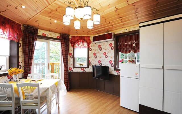 Ganghwang Noul Flower Landscape Pension