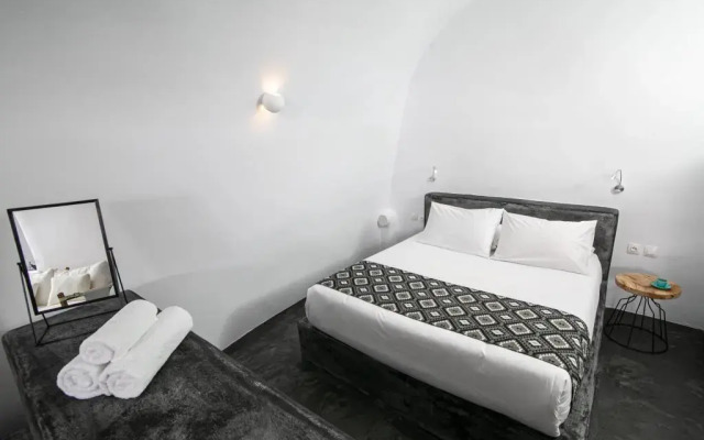 Elysian Santorini
