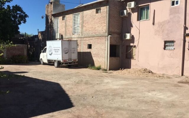 Bardas Hotel Cinco Saltos