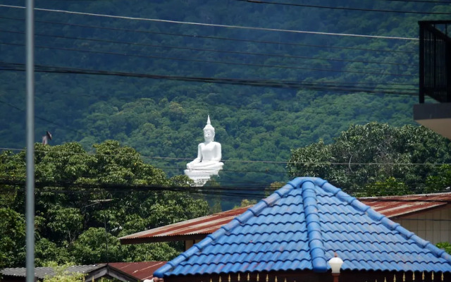 Bann Romyen Klang Dong