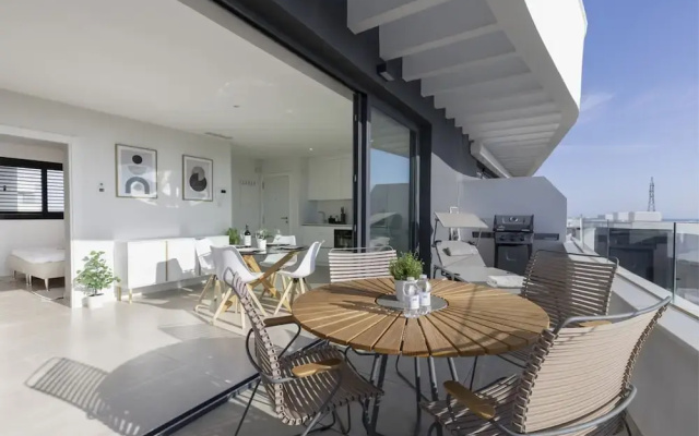 Sunset Top Floor Apartment Higueron