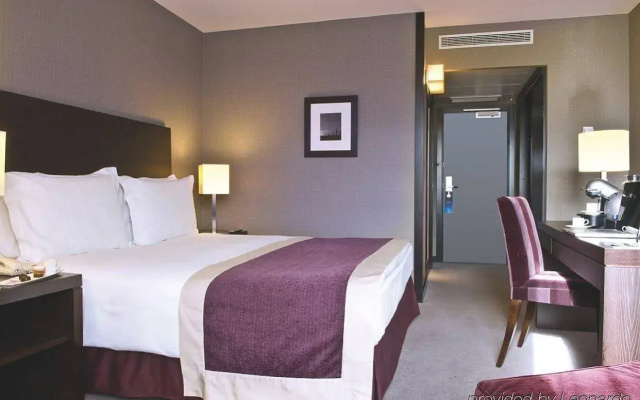 Doubletree By Hilton Paris Boulogne