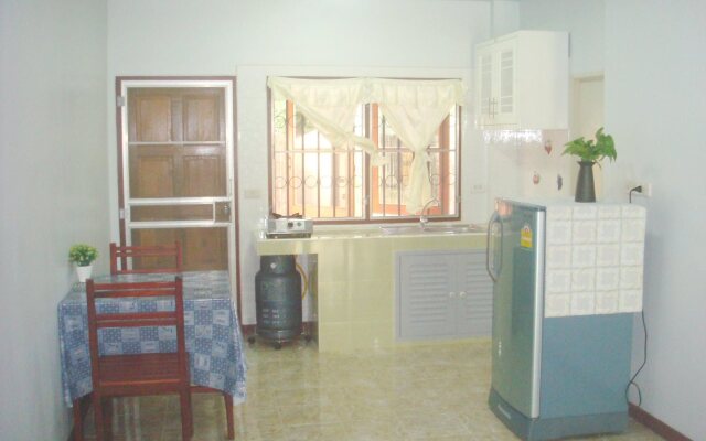 Aree Guesthouse5