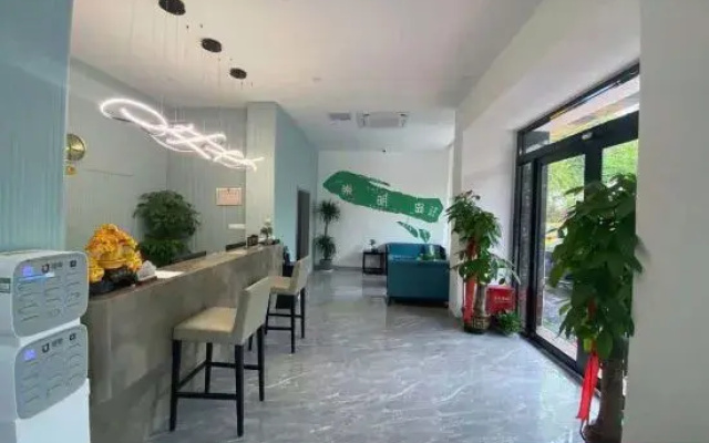 Chongbo Hotel