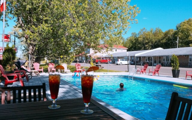 Silverwood Inn & Suites