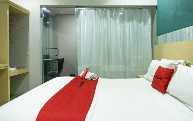 RedDoorz @ Lingkar Luar Street Maumere