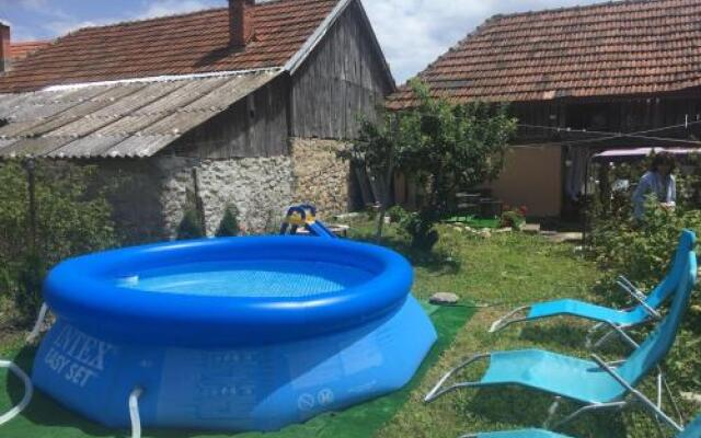 Pensiunea Lili Novaci