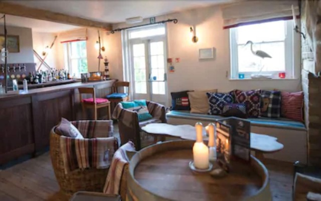 The White Cliffs Hotel