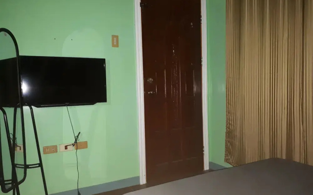 Oyo 617 Shekinah Hotel