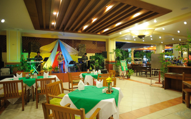 B Buri Hotel
