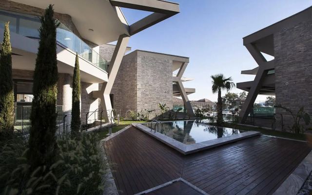Retron Residence