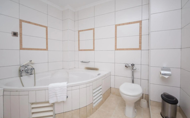 Muthu Silver Springs Hotel
