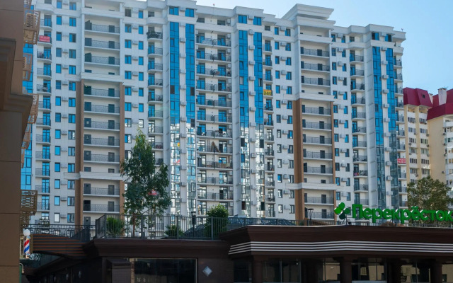 Orange Apart Alpine Quarter